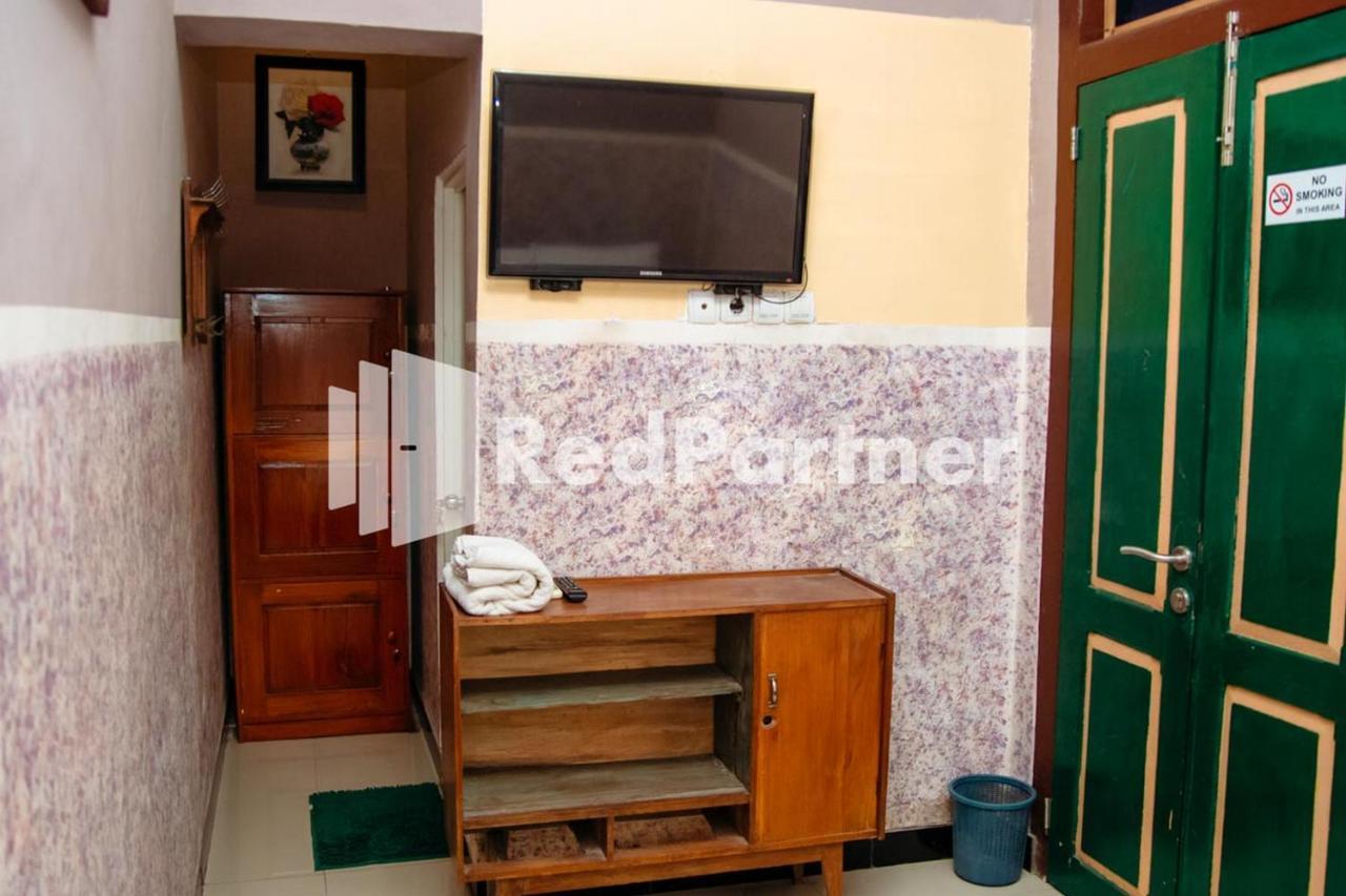 Hotel Flamboyan Asri Syariah Mitra Reddoorz Near Kampung Inggris Pare Exterior foto