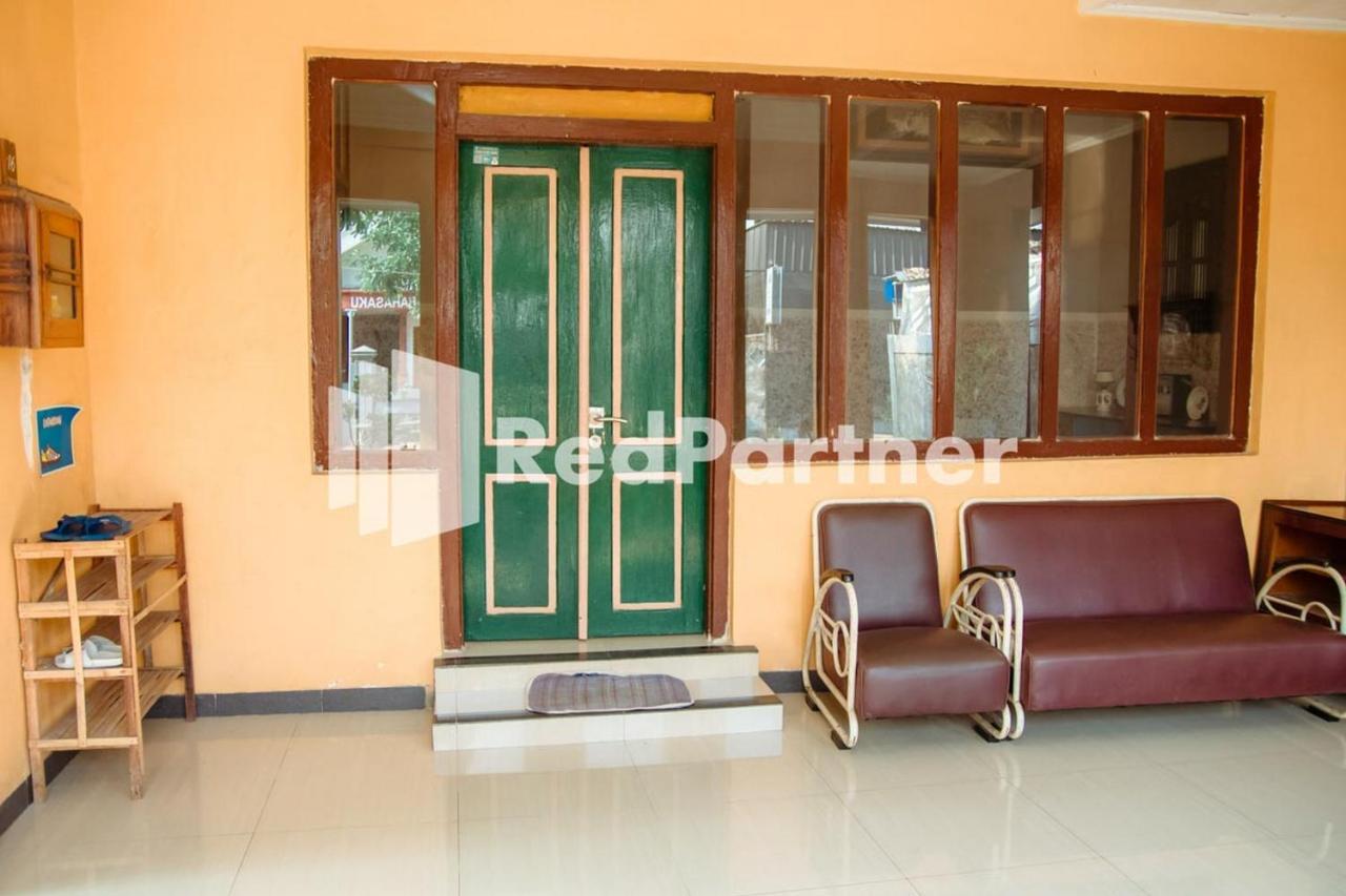 Hotel Flamboyan Asri Syariah Mitra Reddoorz Near Kampung Inggris Pare Exterior foto