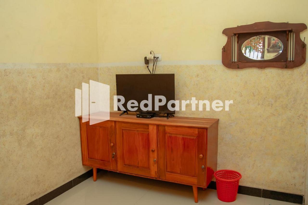 Hotel Flamboyan Asri Syariah Mitra Reddoorz Near Kampung Inggris Pare Exterior foto