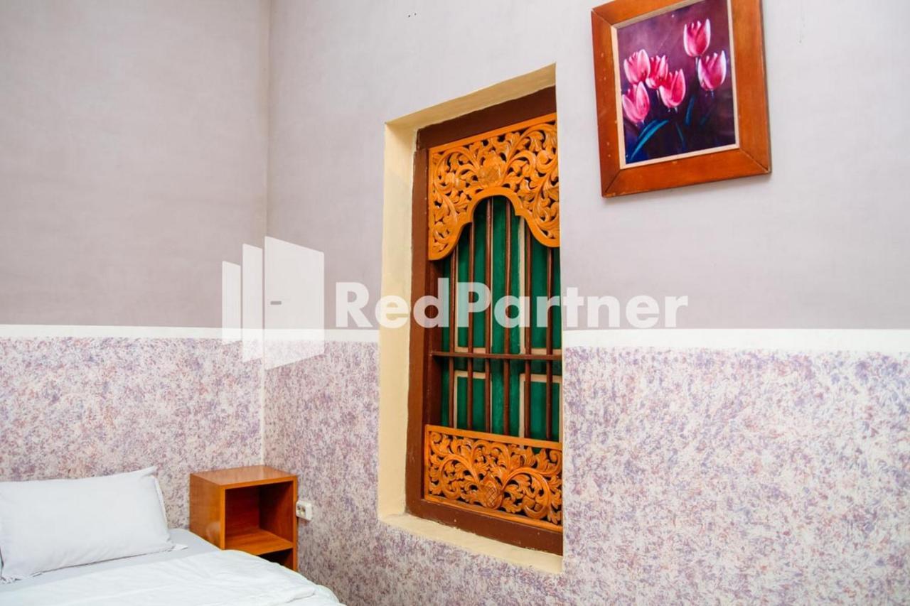 Hotel Flamboyan Asri Syariah Mitra Reddoorz Near Kampung Inggris Pare Exterior foto